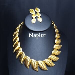 Vintage Napier Gold Leaf Necklace Earrings Set Signed Pat 4774743